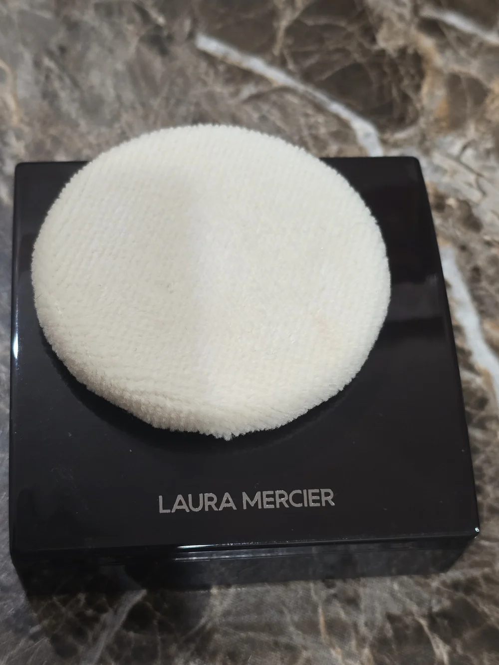 Laura Mercier Translucent Pressed Setting Powder - In Translucent